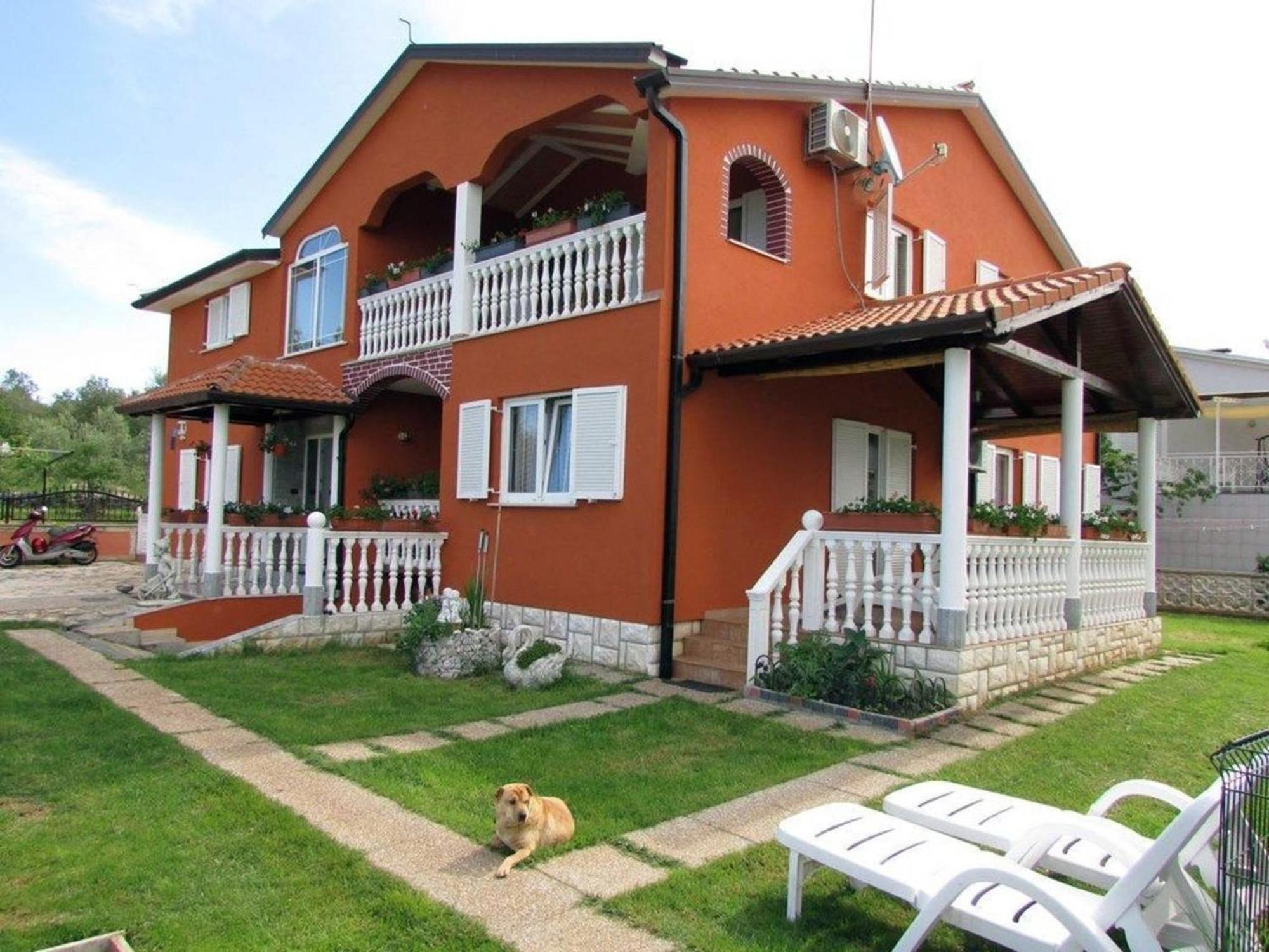 With A Parking Space Valica, - 22453 *